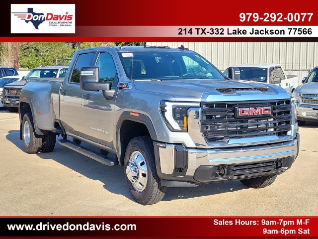 New 2026 GMC Sierra 3500 Pro AWD/4WD image 2