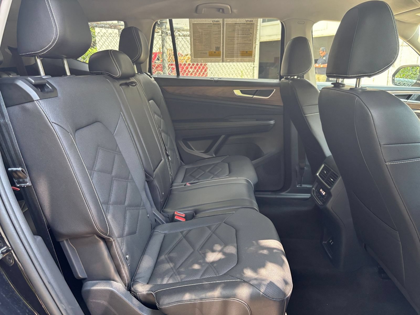 Used 2026 Volkswagen Atlas SE FWD image 43