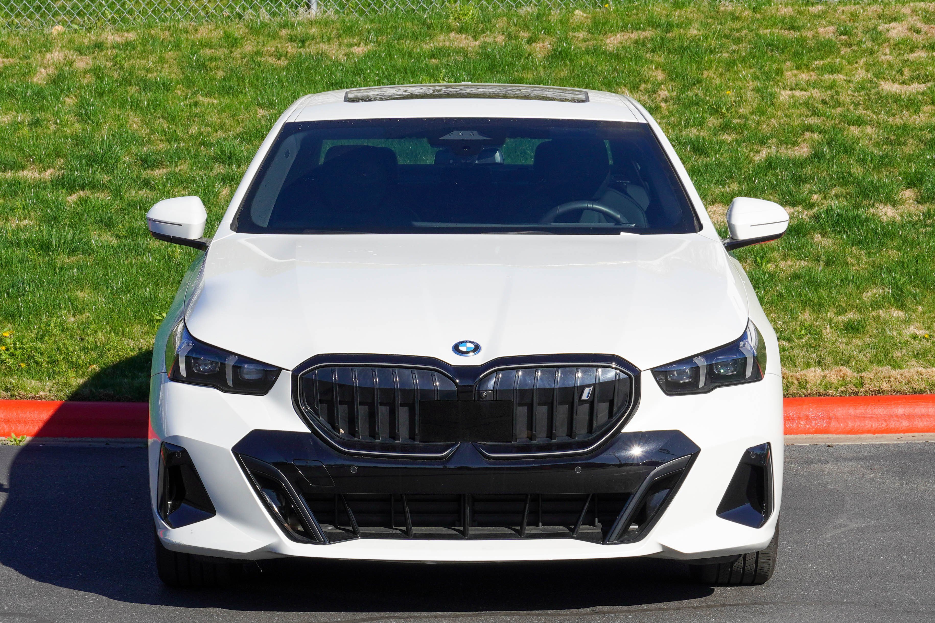 Used 2024 BMW i5 eDrive40i w/ M Sport Package image 3