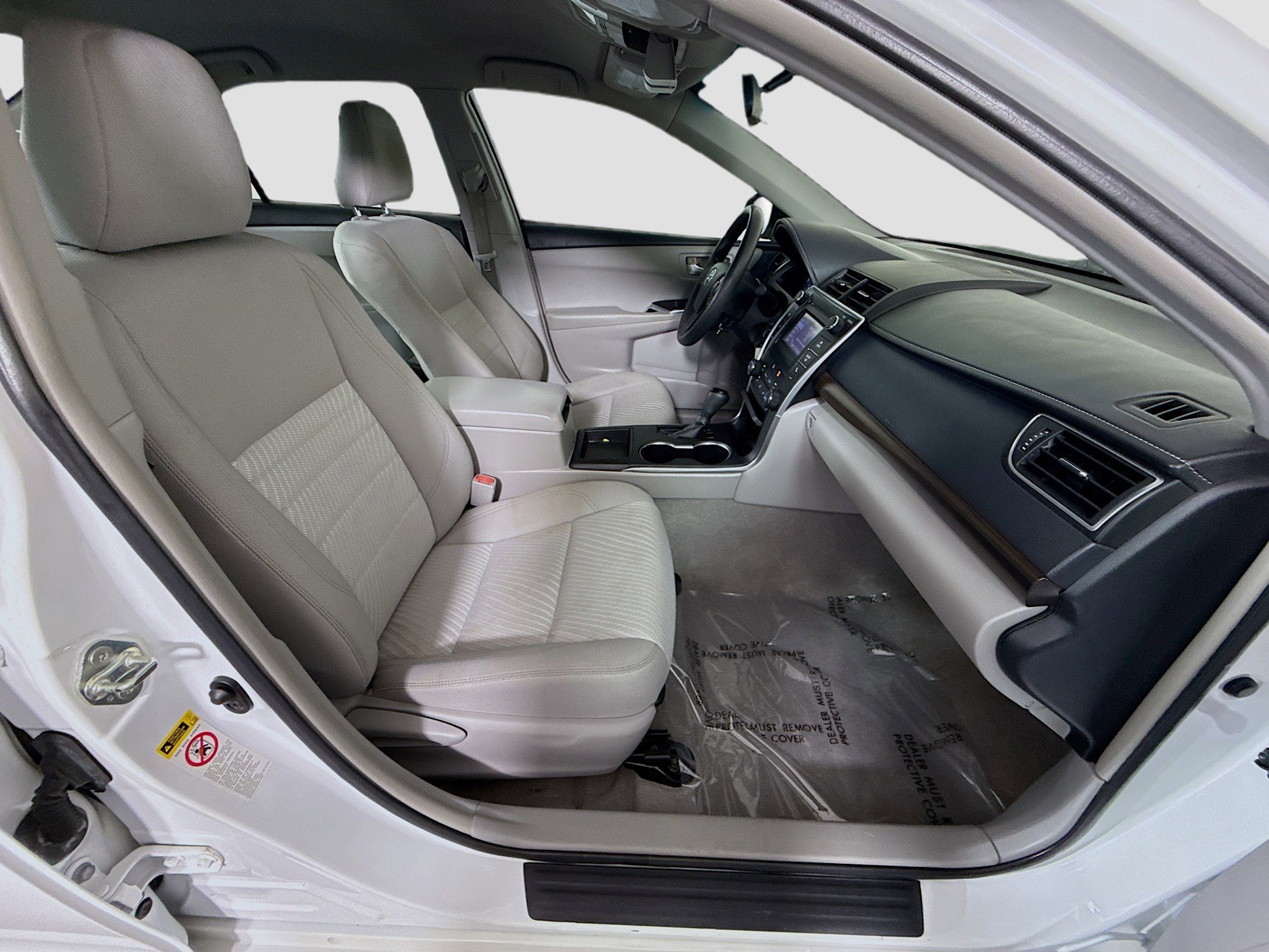 Used 2016 Toyota Camry LE image 28