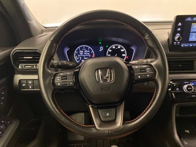 Used 2025 Honda Pilot TrailSport image 17