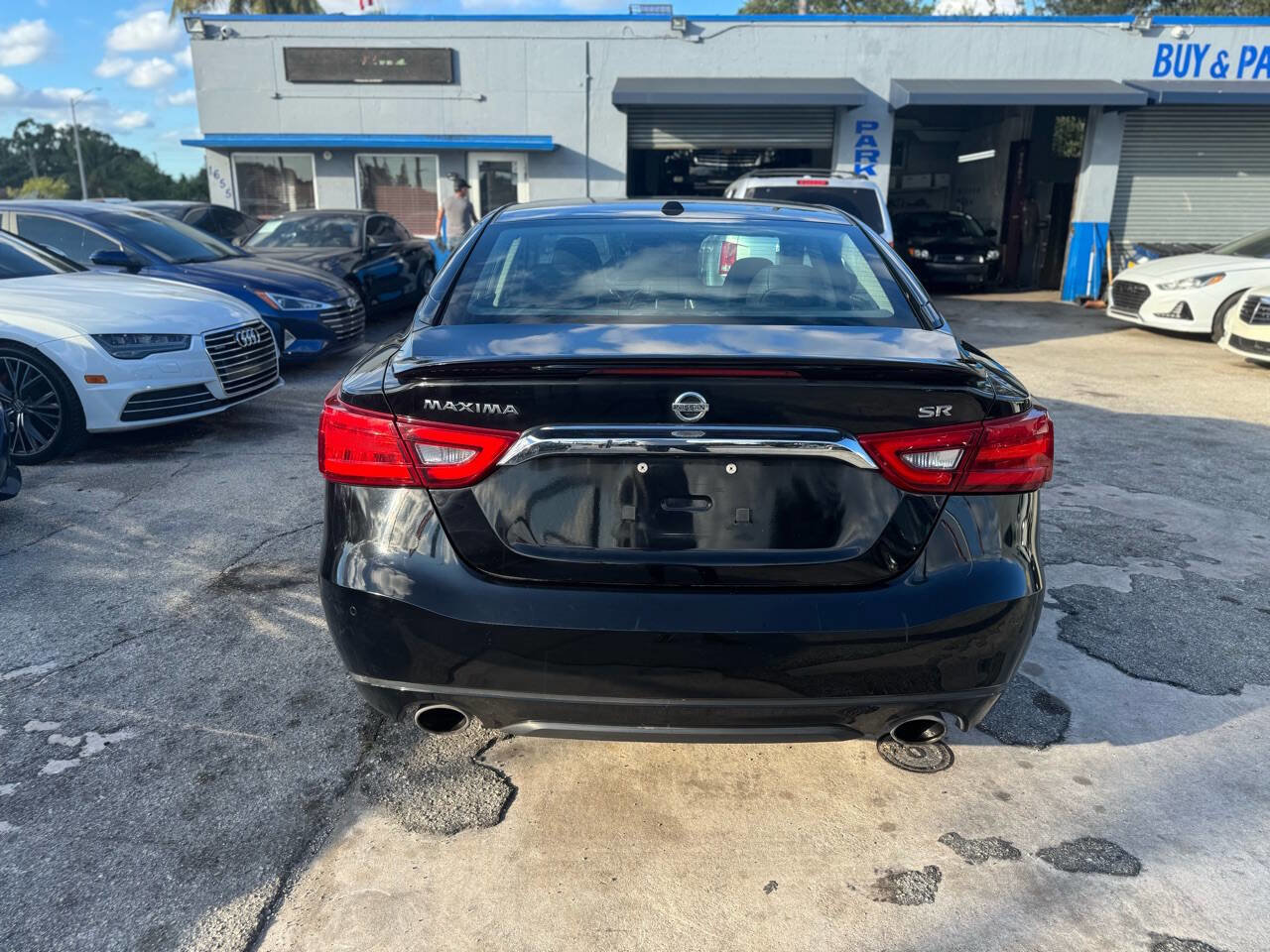 Used 2016 Nissan Maxima SR FWD image 10