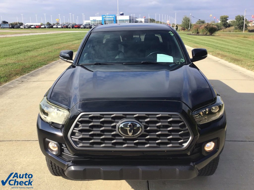 Used 2022 Toyota Tacoma TRD Off-Road image 10
