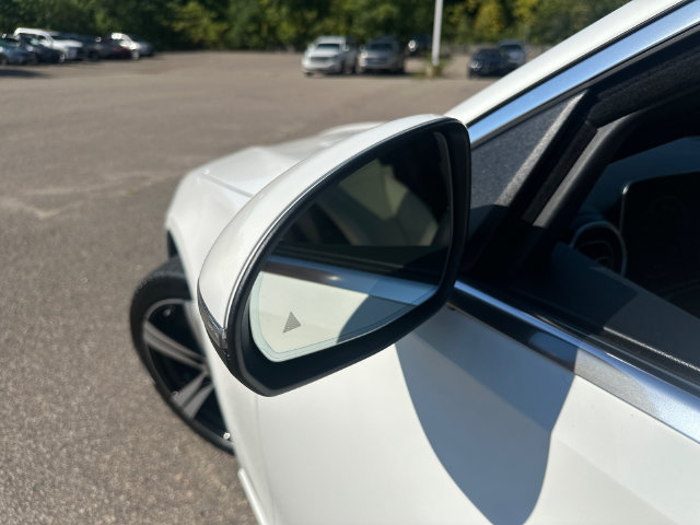 Used 2025 Mercedes-Benz C 300 4MATIC Sedan image 17