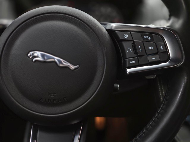 Used 2019 Jaguar F-PACE S AWD/4WD image 21