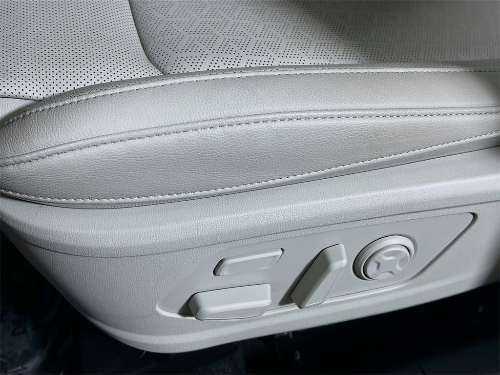 Used 2023 Kia Sorento SX Prestige image 19