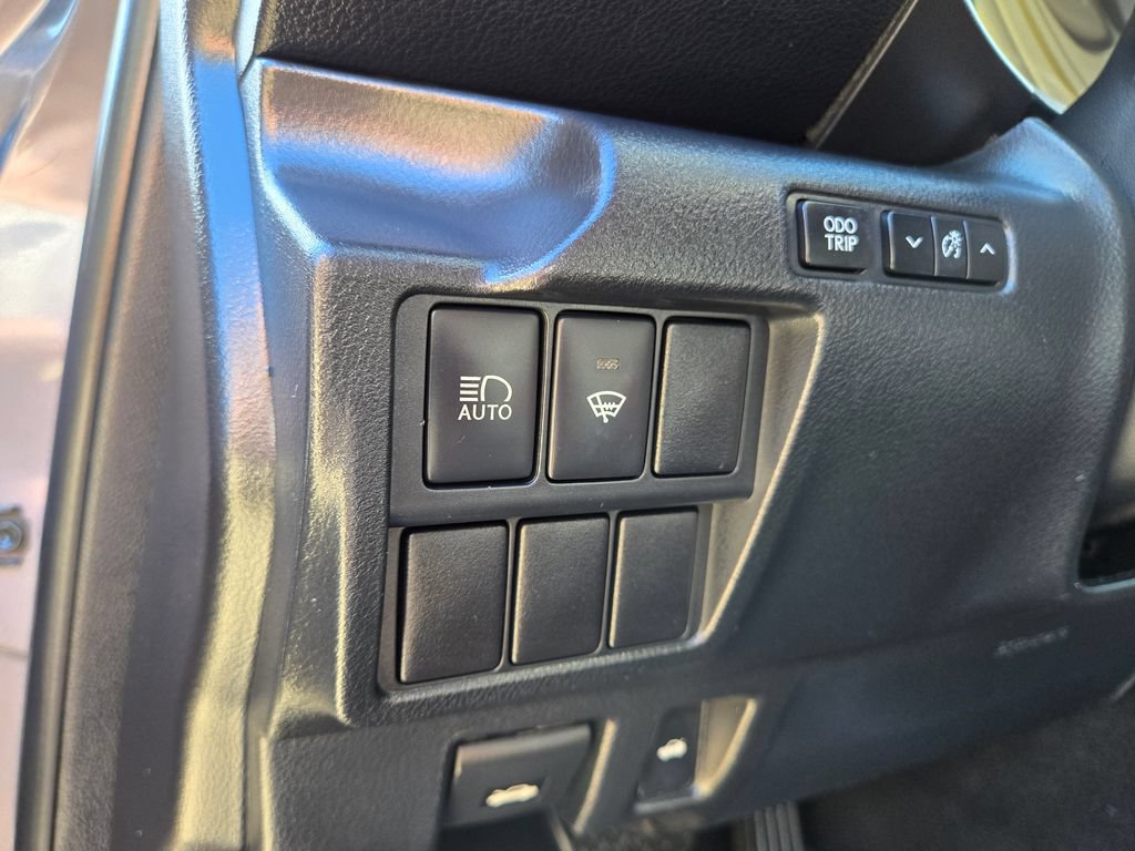 Used 2017 Lexus IS 300 AWD image 18
