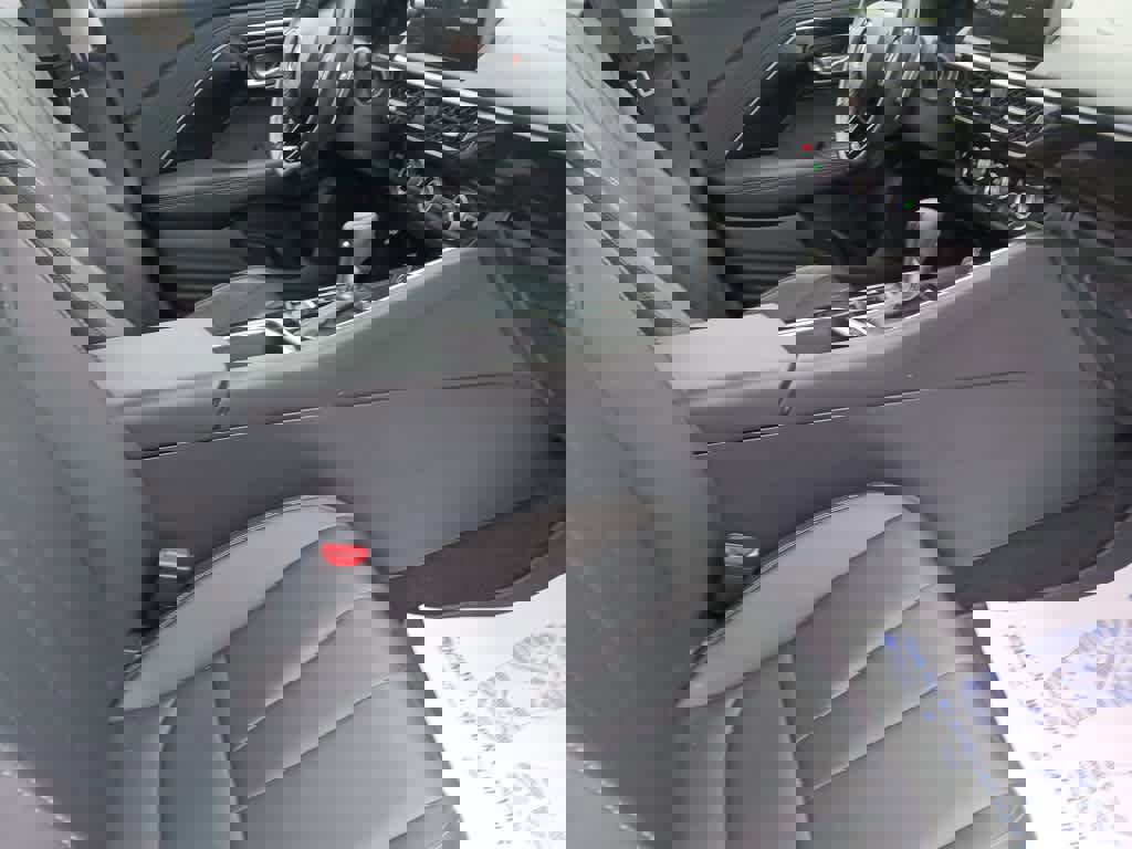 Used 2025 Acura ADX AWD image 25