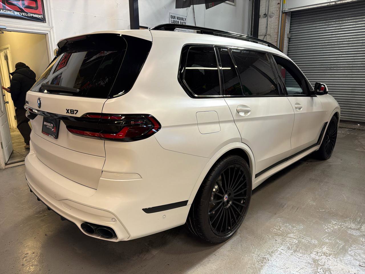 Used 2023 BMW ALPINA XB7 image 5