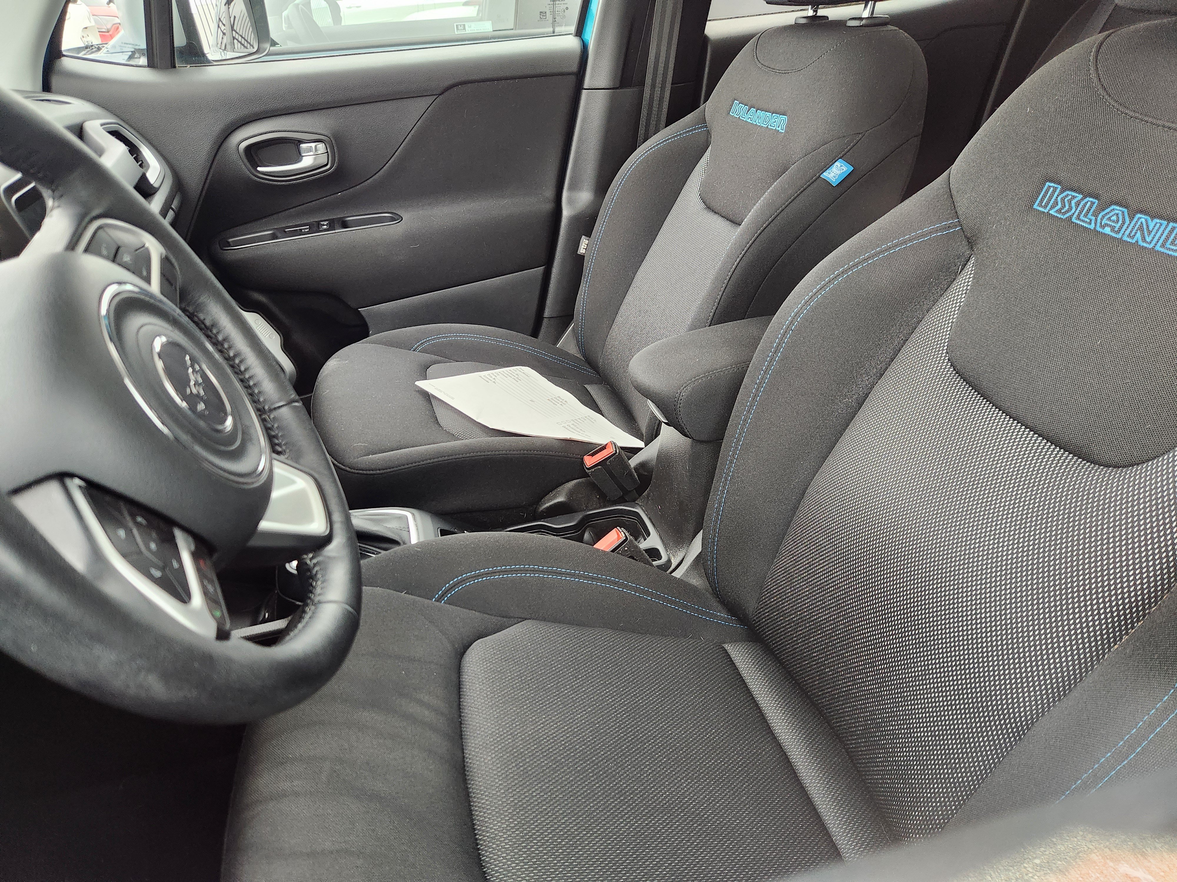 Used 2021 Jeep Renegade Latitude AWD/4WD image 5