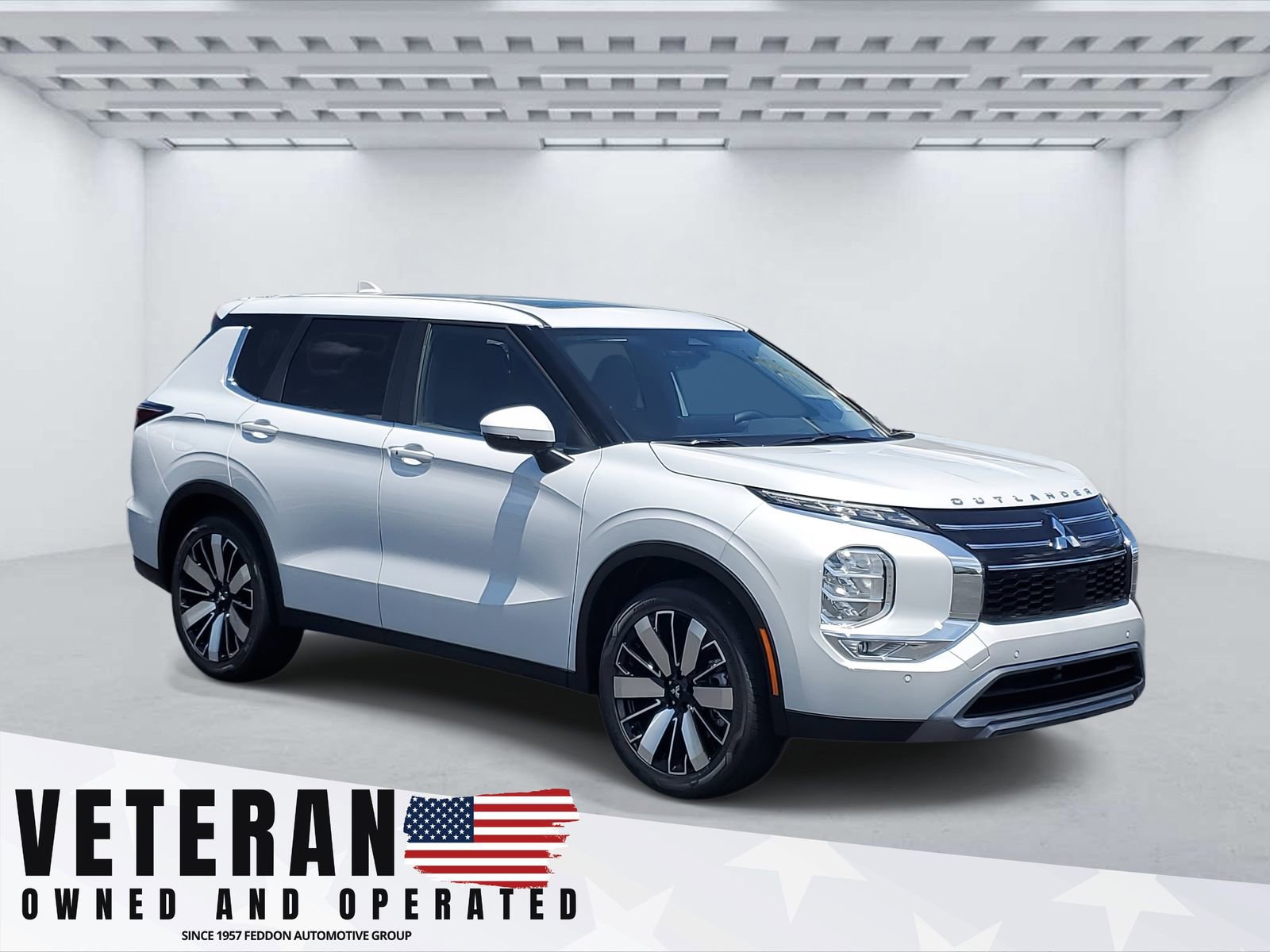 New 2025 Mitsubishi Outlander SE image 1