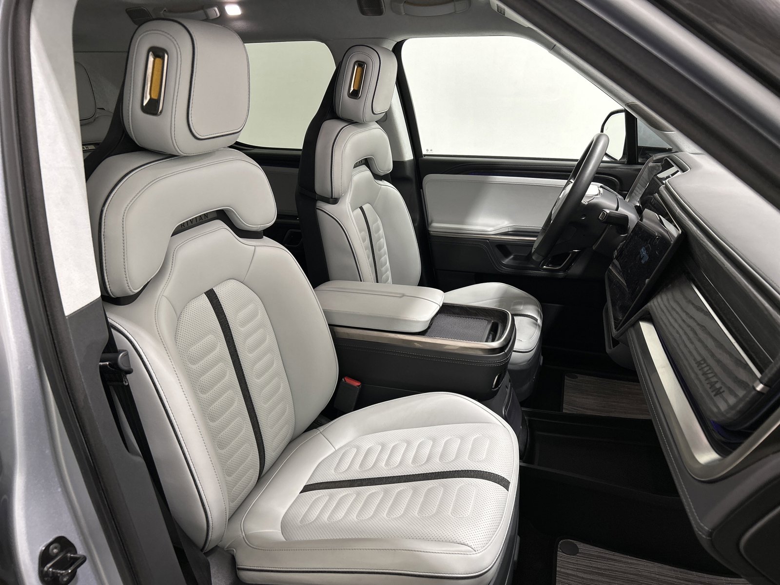 Used 2023 Rivian R1T Adventure AWD/4WD image 23