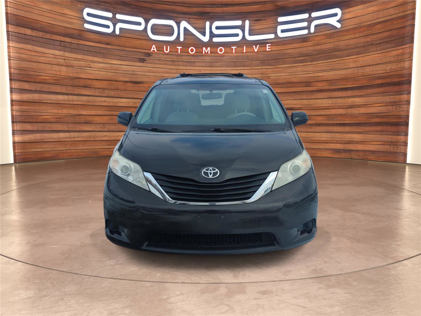 Used 2011 Toyota Sienna LE image 8