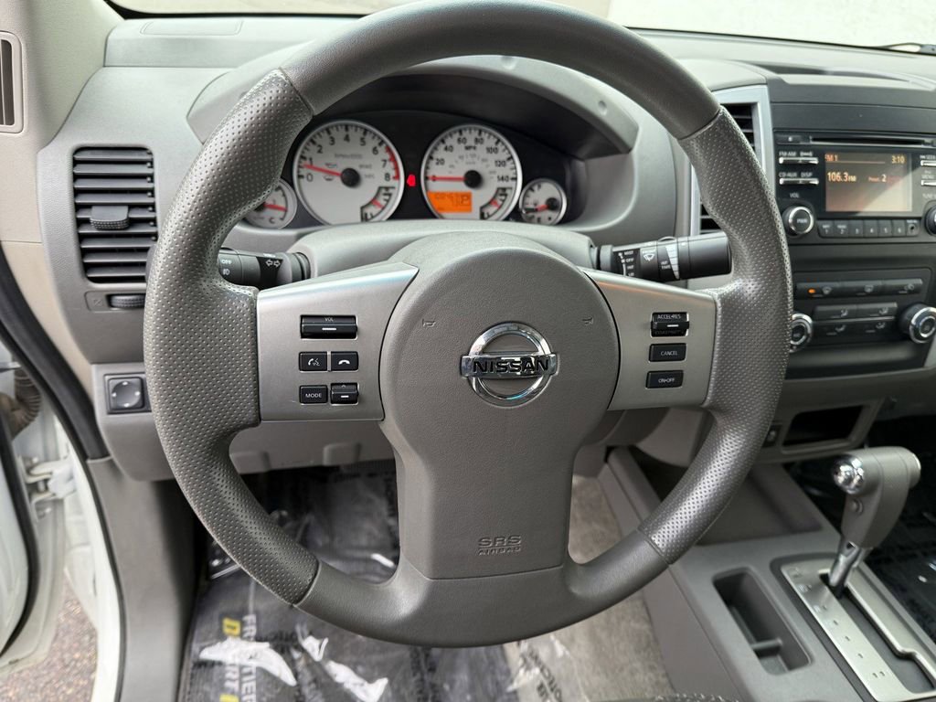 Used 2013 Nissan Frontier Desert Runner image 18