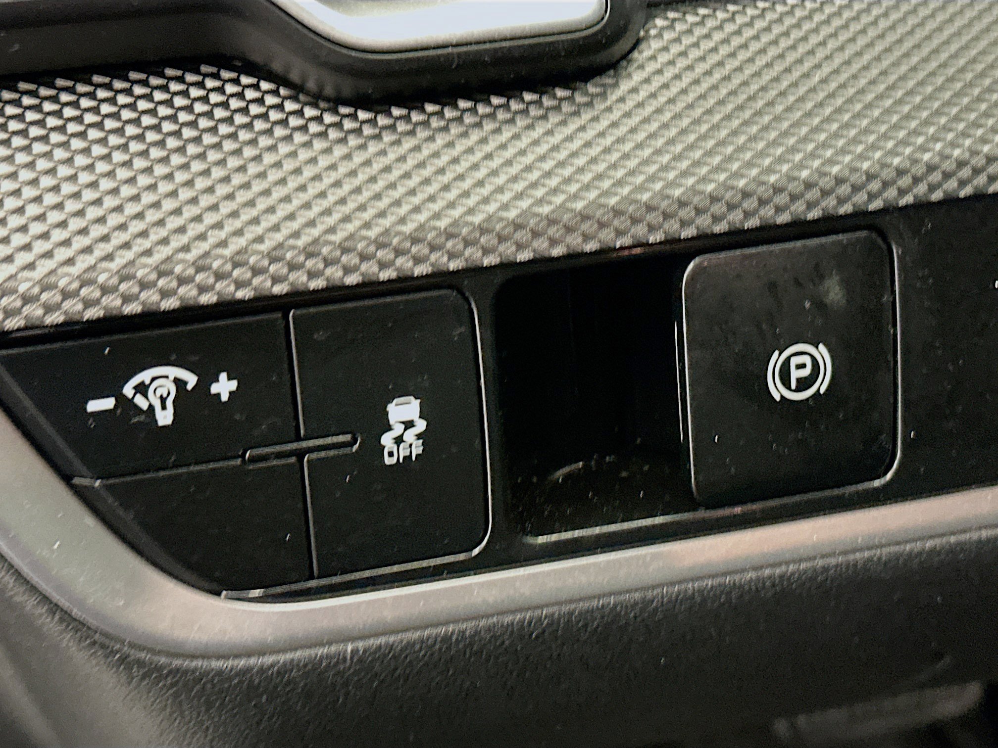 Used 2024 Kia Sportage LX image 17