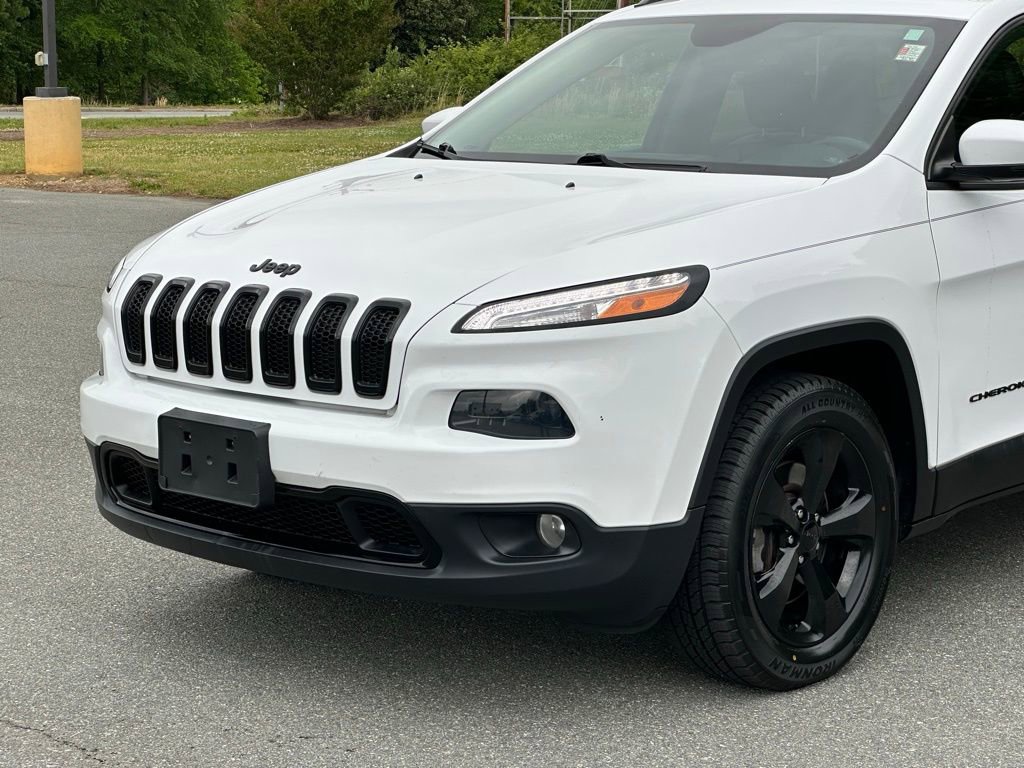 Used 2018 Jeep Cherokee Limited w/ High Altitude Package AWD/4WD image 38