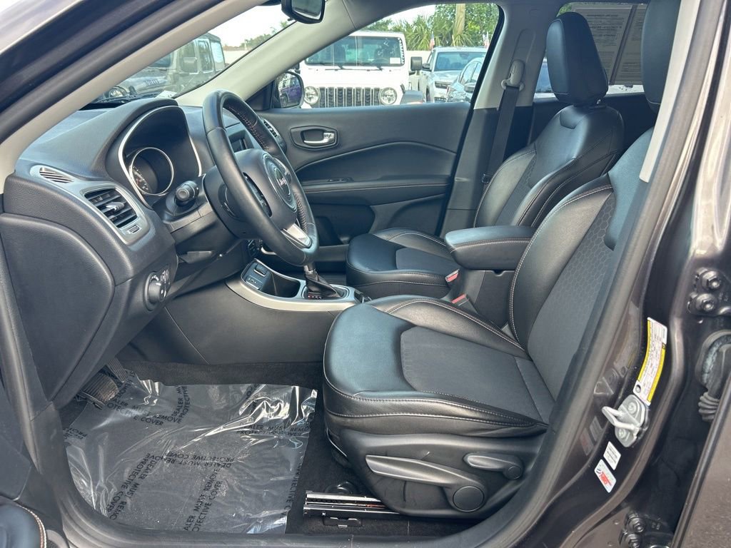 Used 2019 Jeep Compass Latitude FWD image 9