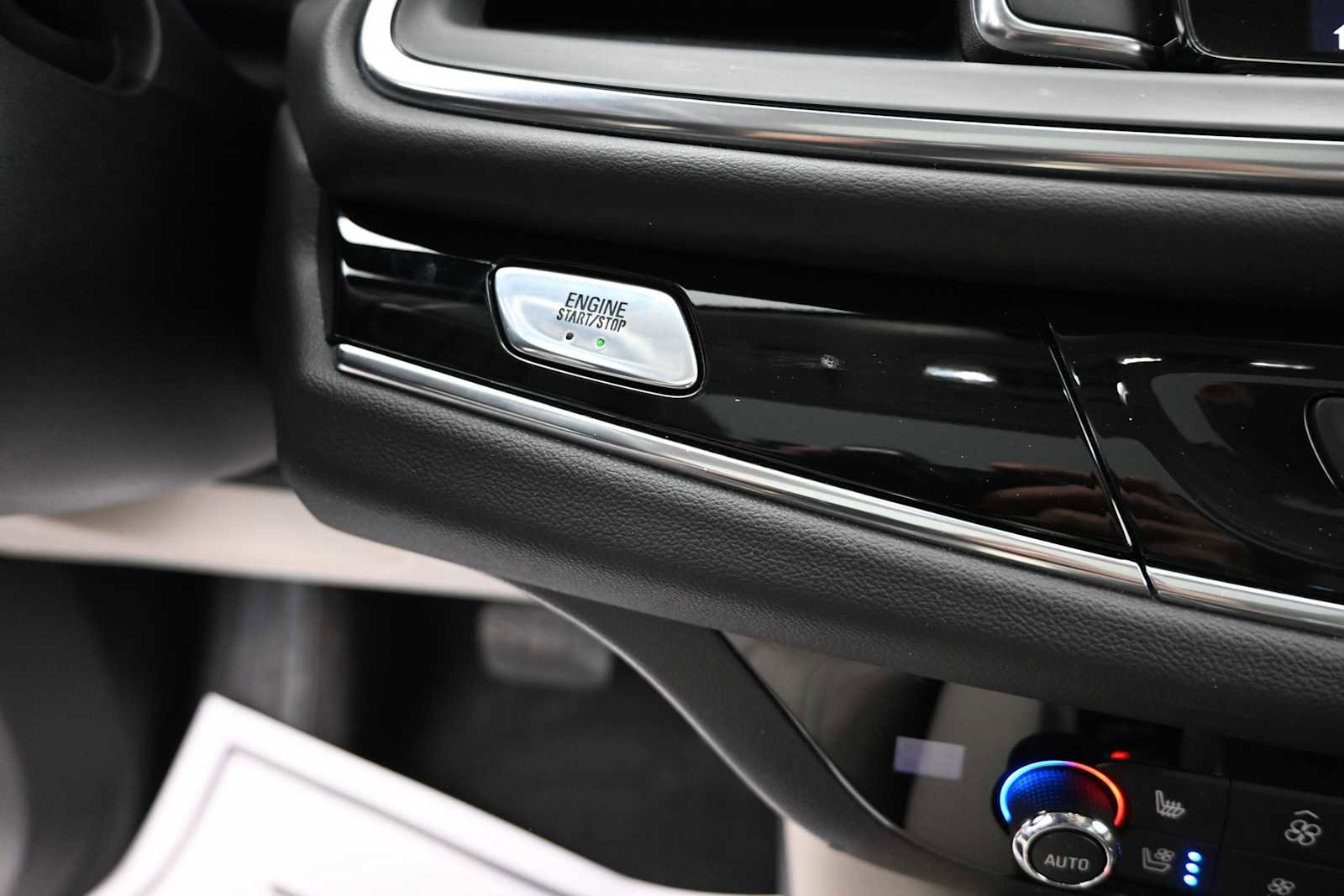 Used 2023 Buick Enclave Avenir w/ Avenir Technology Package image 18