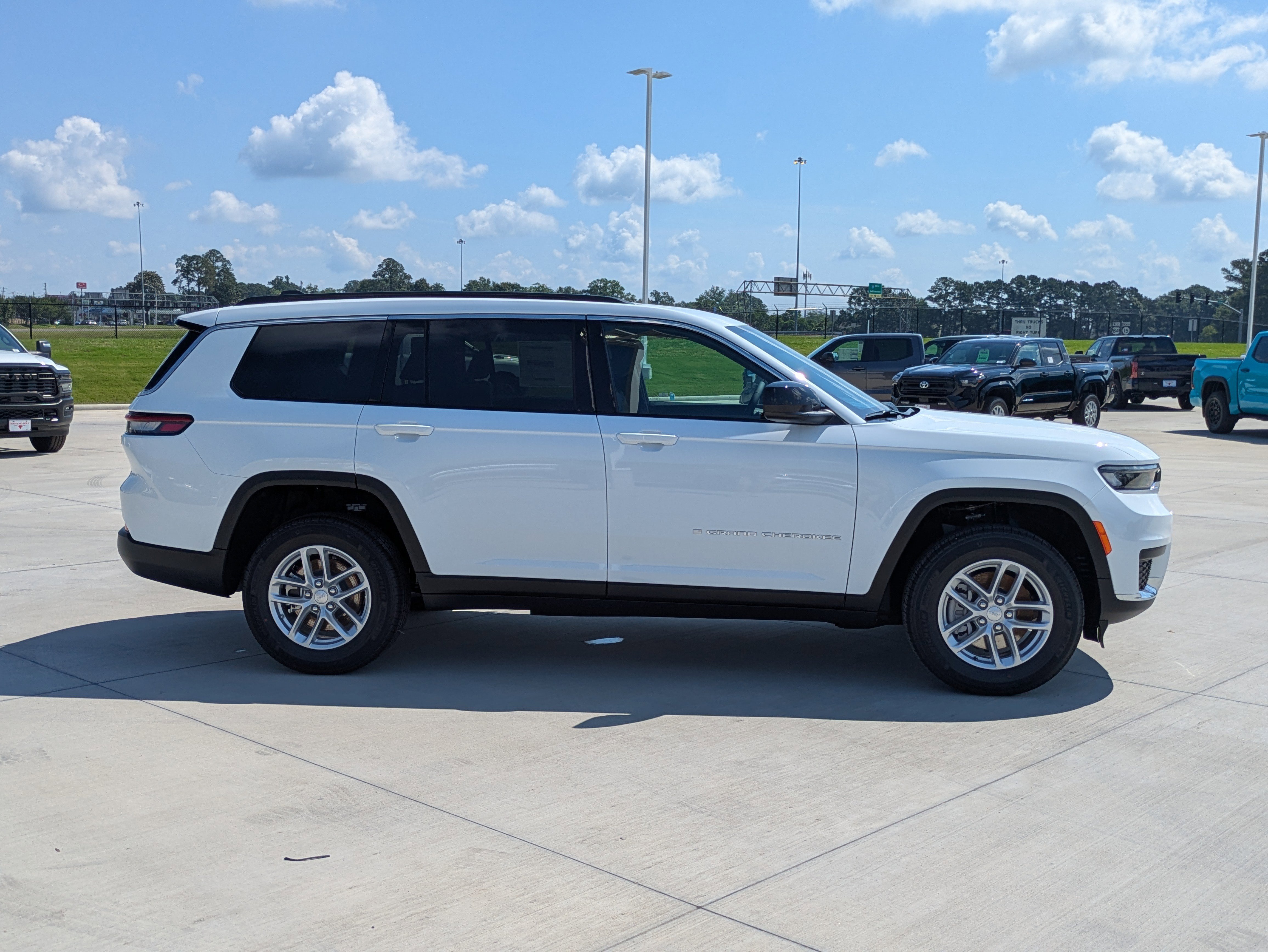 New 2026 Jeep Grand Cherokee L Laredo RWD image 6