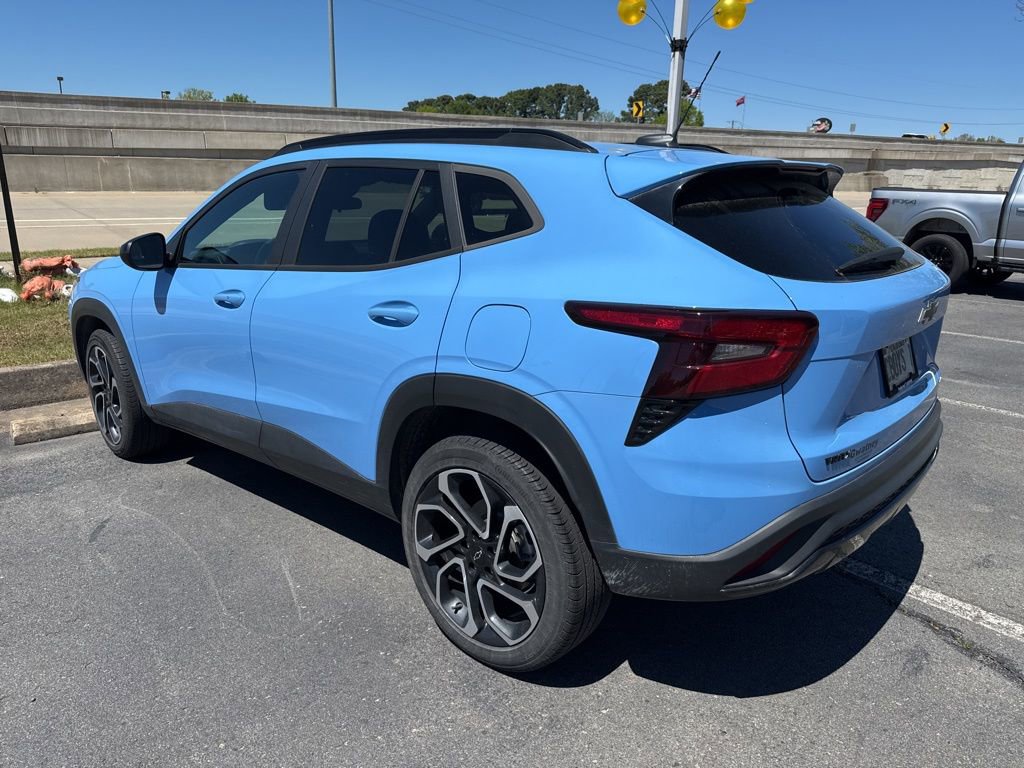 Used 2024 Chevrolet Trax RS image 3