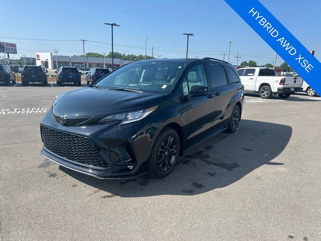 Used 2026 Toyota Sienna XSE AWD/4WD image 3
