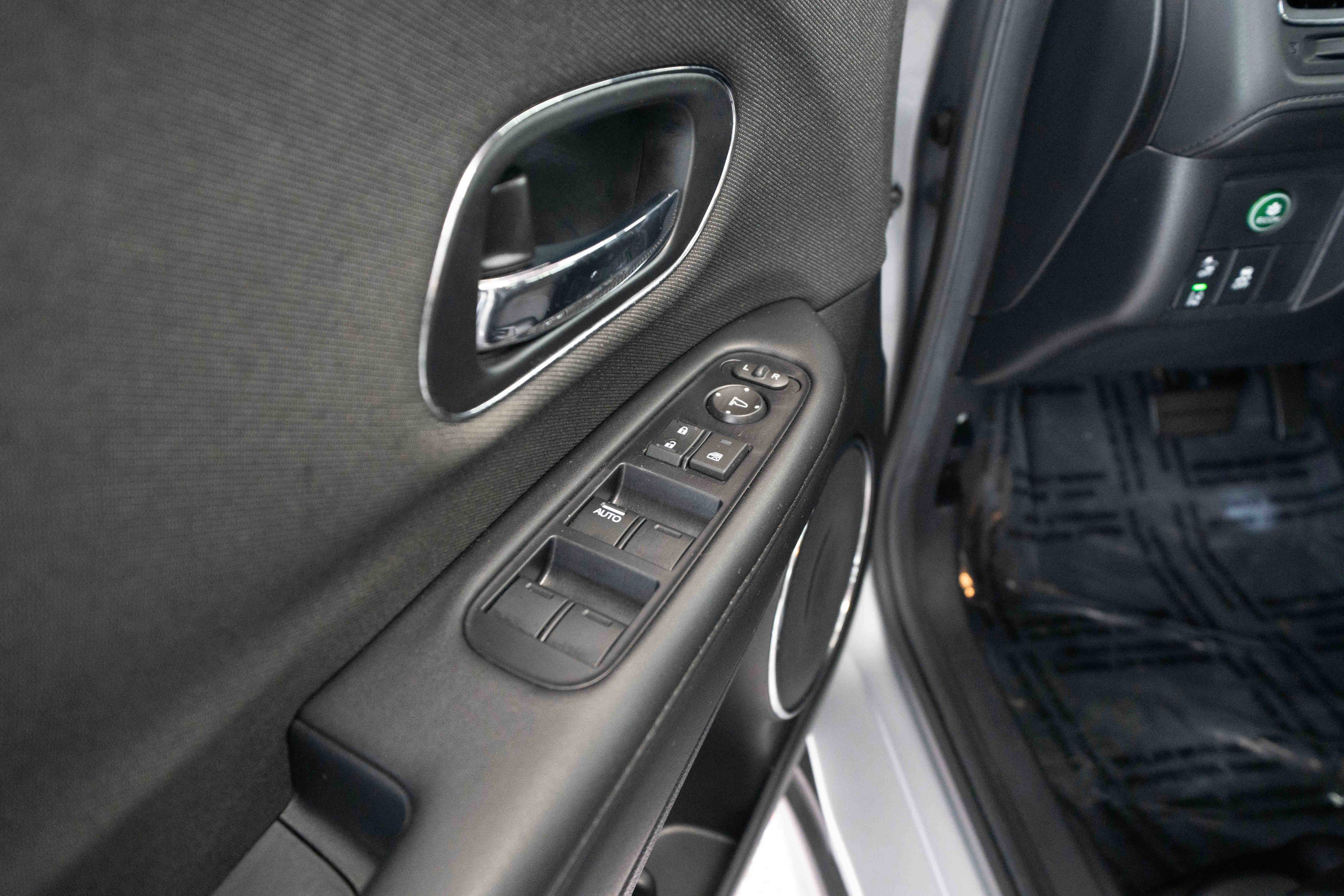 Used 2020 Honda HR-V EX image 7