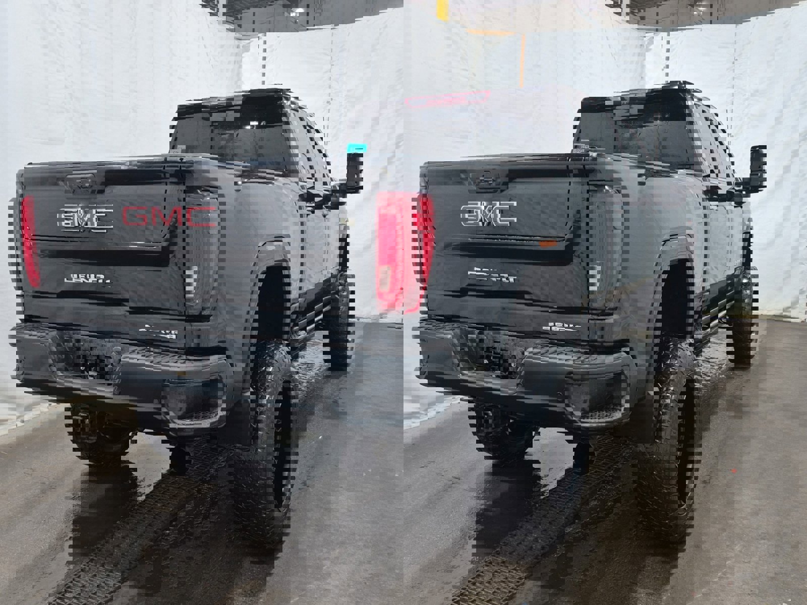 Used 2022 GMC Sierra 2500 Denali image 3