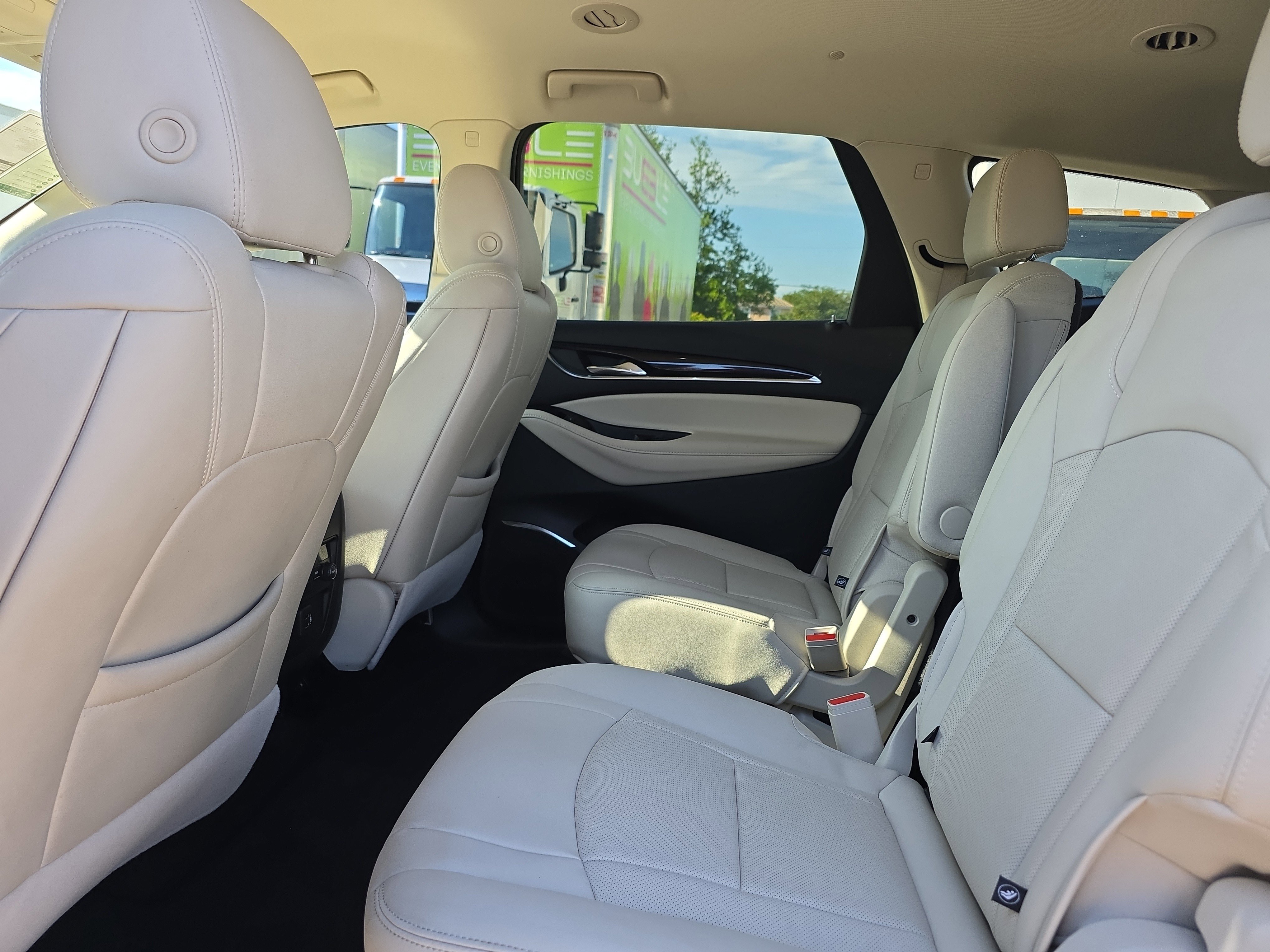 Used 2023 Buick Enclave Essence image 15