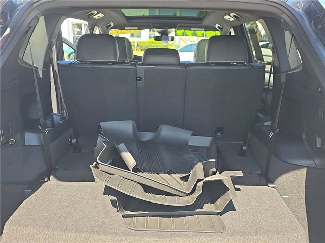 Used 2023 Volkswagen Tiguan SE R-Line image 30