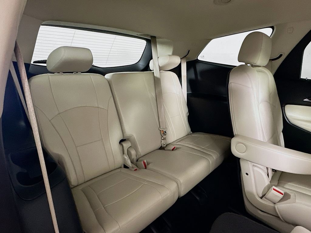 Used 2023 Buick Enclave Essence image 14