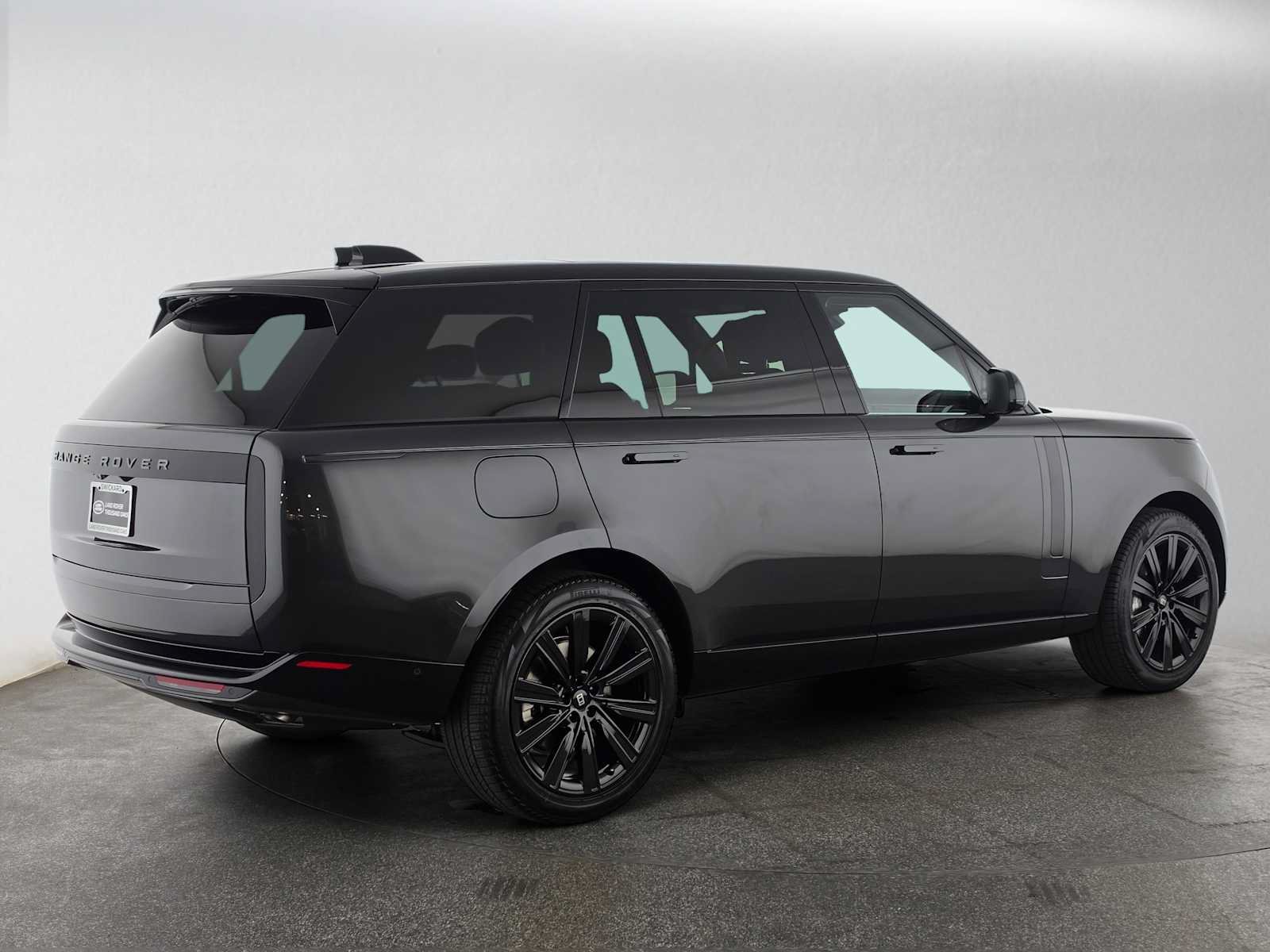 New 2027 Land Rover Range Rover Long Wheelbase SE AWD/4WD image 5