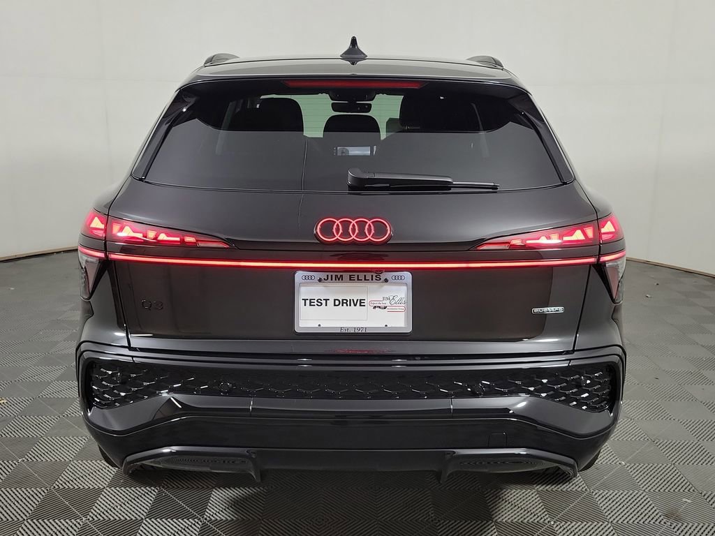 New 2026 Audi Q3 quattro 2.0T AWD/4WD image 5