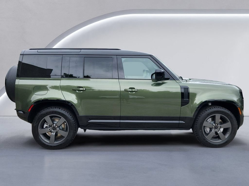 New 2026 Land Rover Defender 110 X-Dynamic SE AWD/4WD image 6
