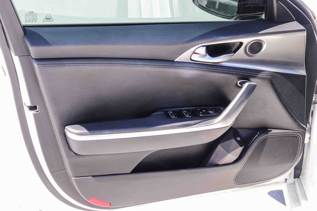 Used 2022 Kia Stinger GT1 RWD image 24