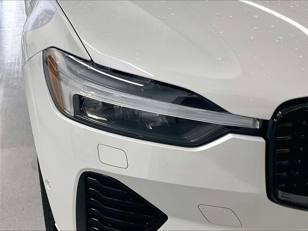 Used 2024 Volvo XC60 B5 Plus image 30