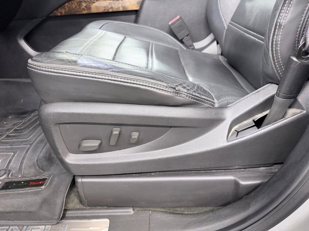 Used 2015 GMC Yukon XL Denali w/ Open Road Package AWD/4WD image 11