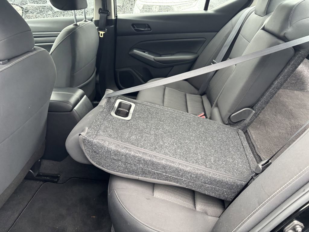 Used 2025 Nissan Altima 2.5 SV image 24