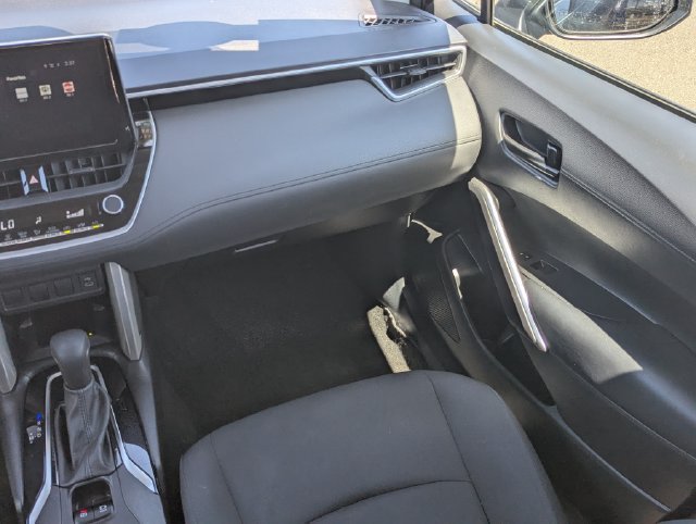 Used 2024 Toyota Corolla Cross LE FWD image 16