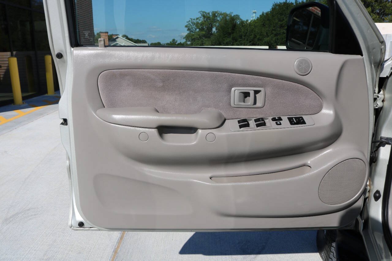 Used 2004 Toyota Tacoma PreRunner RWD image 78