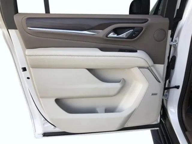 Used 2022 GMC Yukon XL Denali image 24