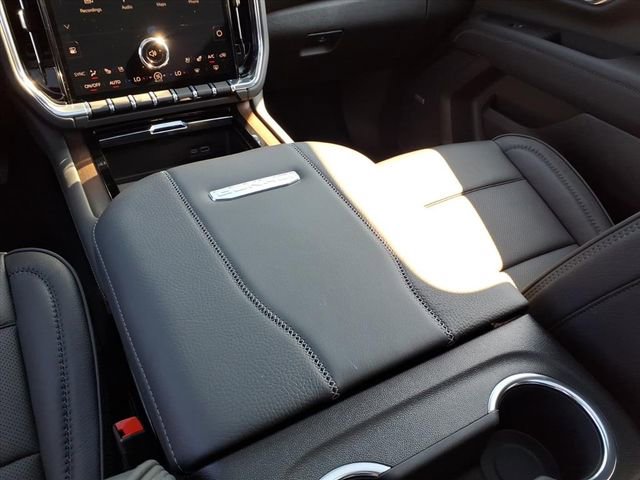 New 2026 GMC Yukon XL Denali w/ Denali Reserve Package image 28