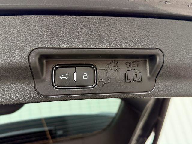 Certified 2025 Ford Explorer Platinum w/ LUX Leather Package image 19