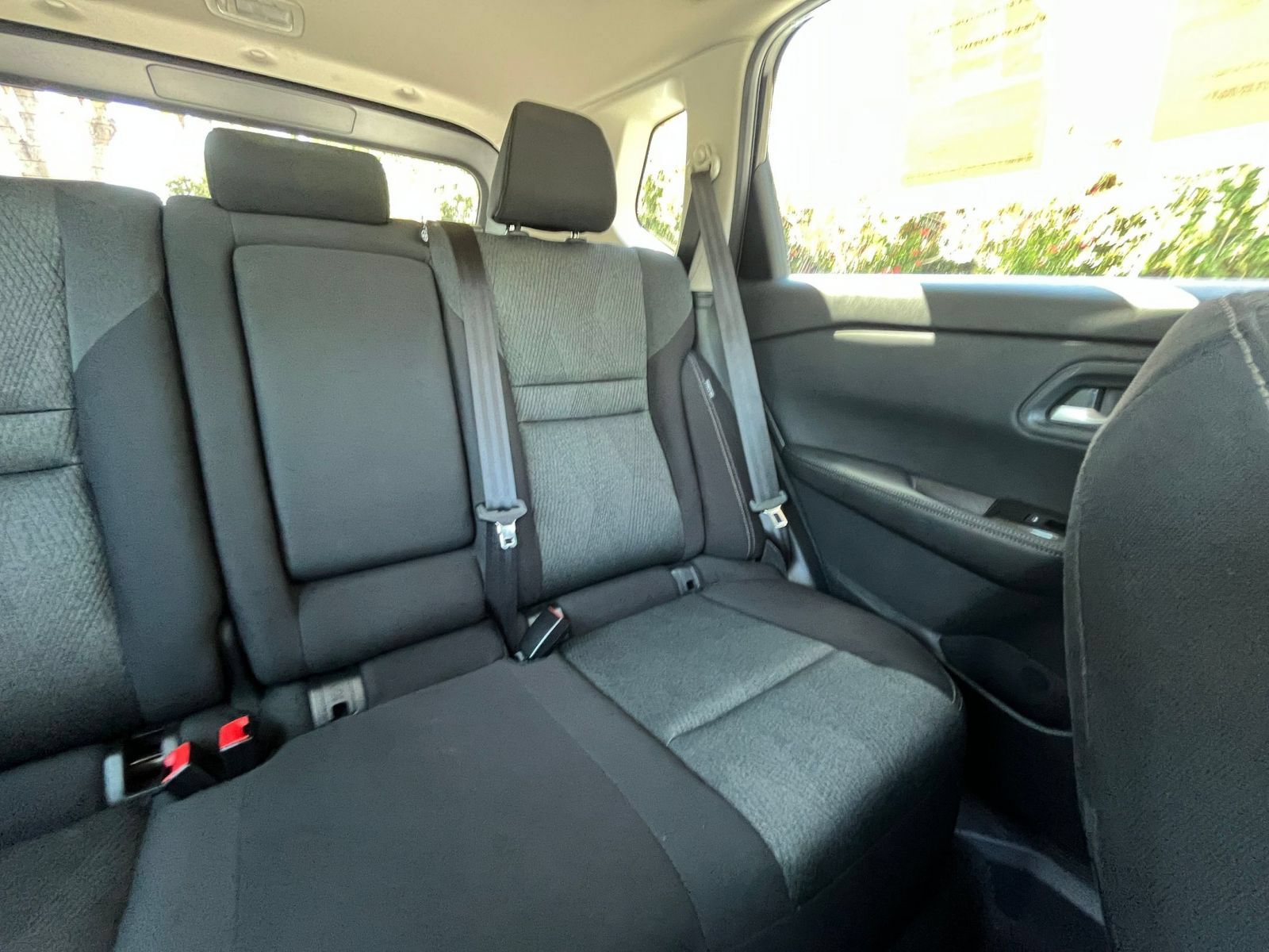 Used 2025 Nissan Rogue SV FWD image 38