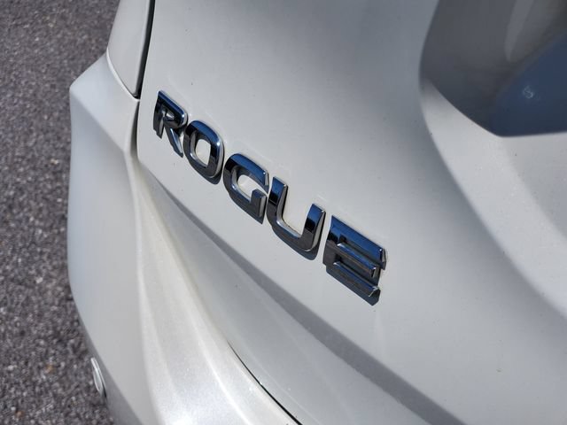 Used 2019 Nissan Rogue SV w/ Premium Package FWD image 8