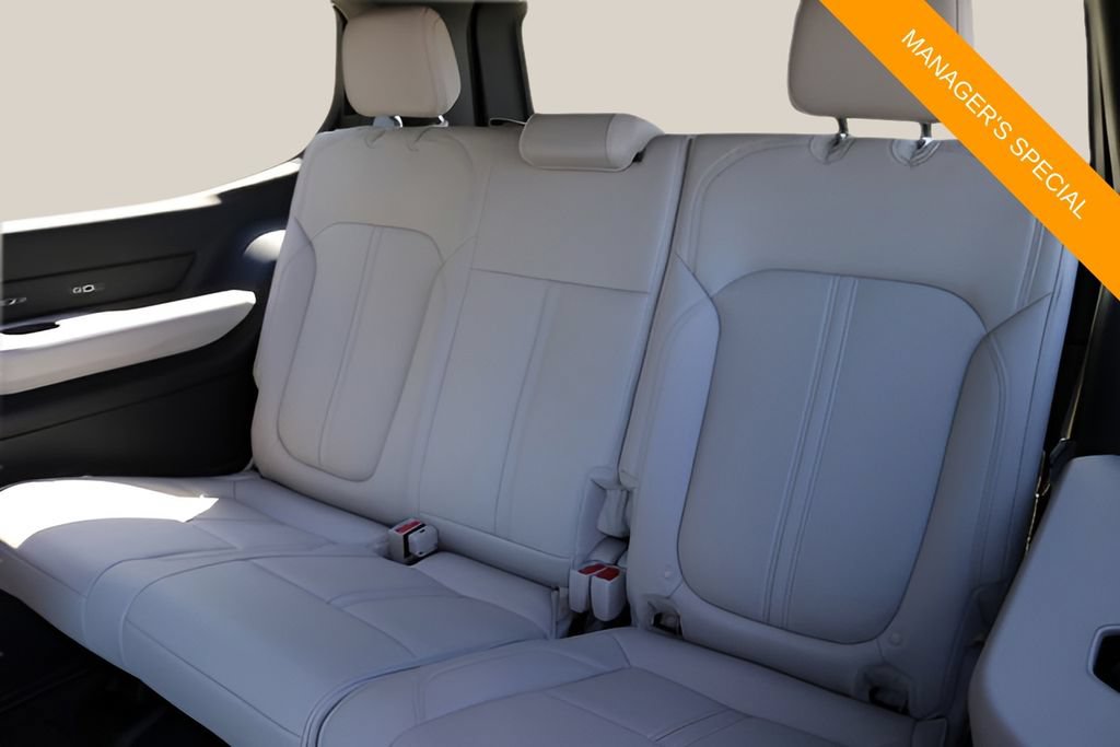 New 2026 Jeep Grand Wagoneer 4WD w/ Premium Group I image 17