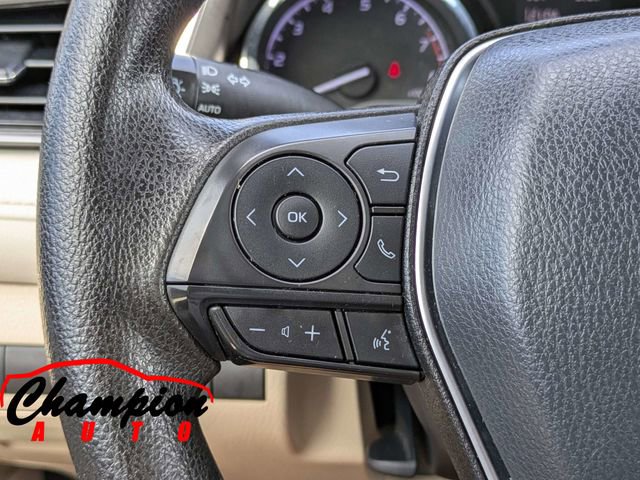 Used 2019 Toyota Camry LE image 23