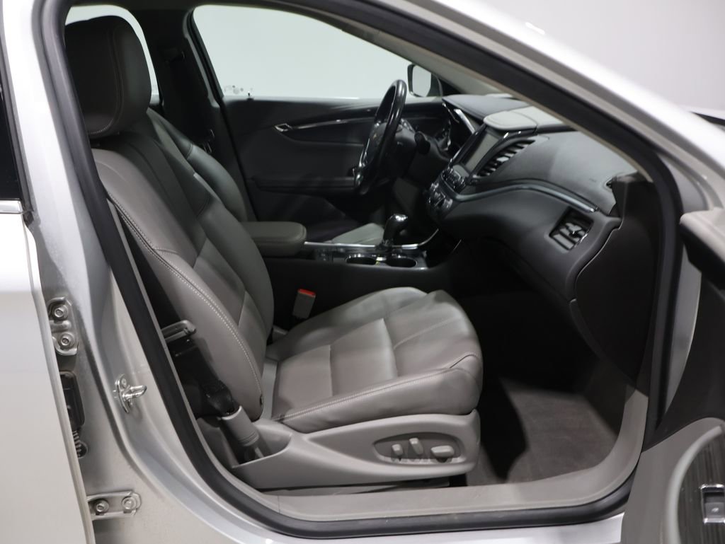 Used 2019 Chevrolet Impala LT image 22
