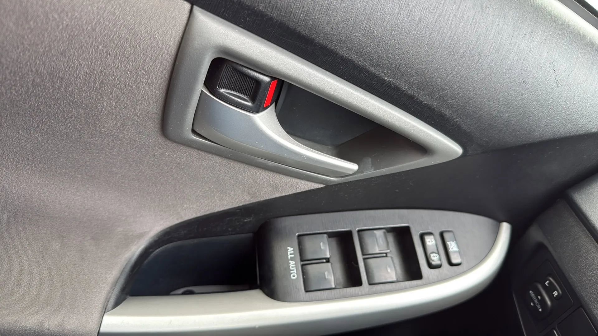 Used 2013 Toyota Prius Two image 22