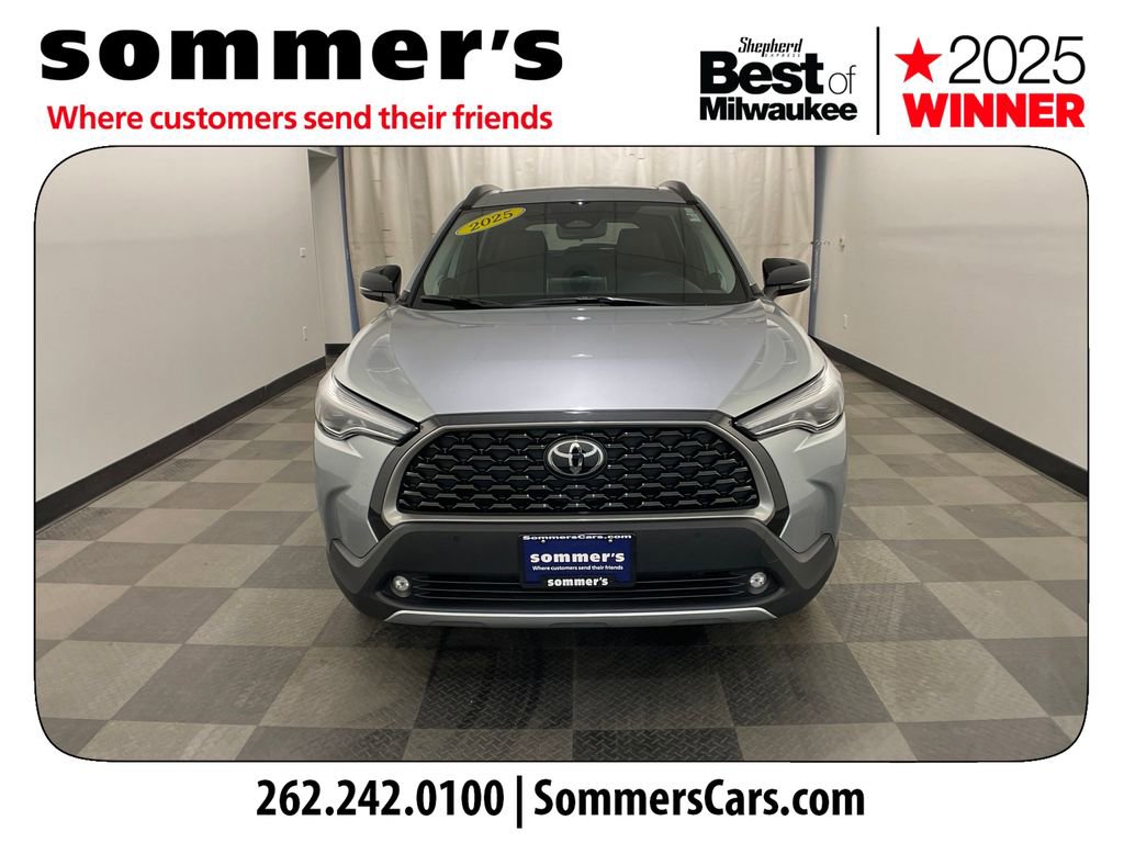 Used 2025 Toyota Corolla Cross XLE w/ Convenience Package image 8