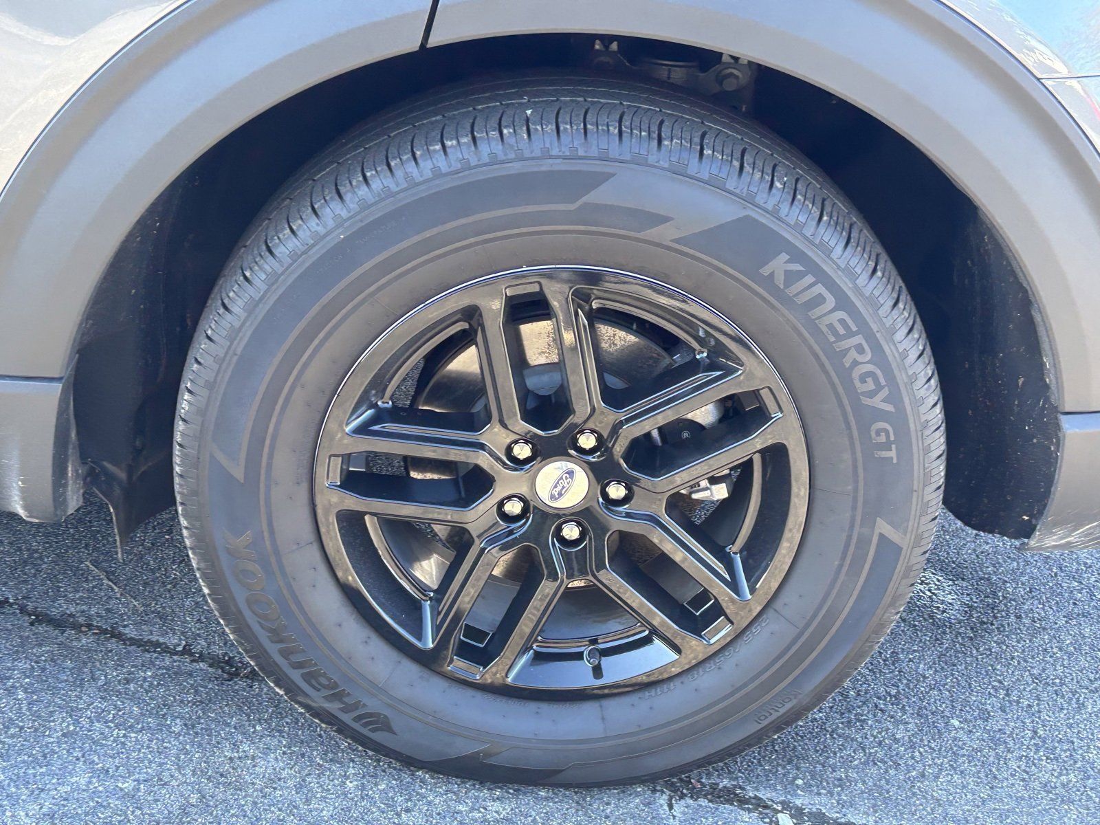 Used 2025 Ford Explorer Active image 14